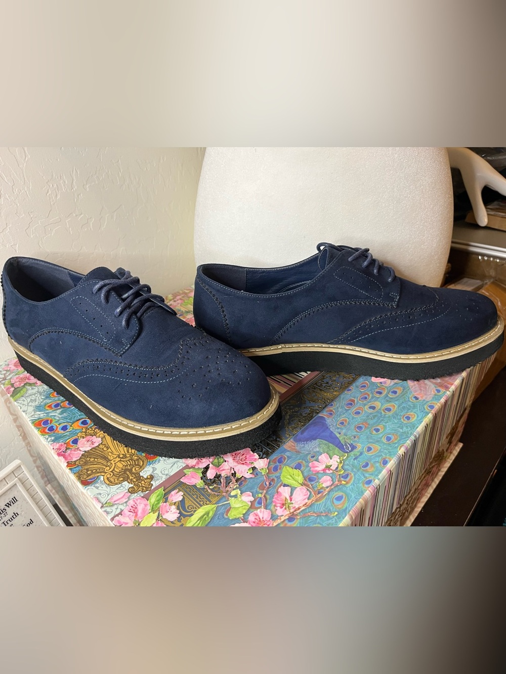 Evans Extra Wide Navy Faux Suede Wingtip Oxfords | Size 10